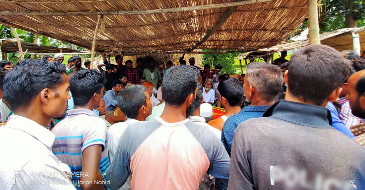 পরকীয়ায় ধরা শ্রমিকের স্ত্রীকে বিয়ে করলো ছাত্রলীগ নেতা